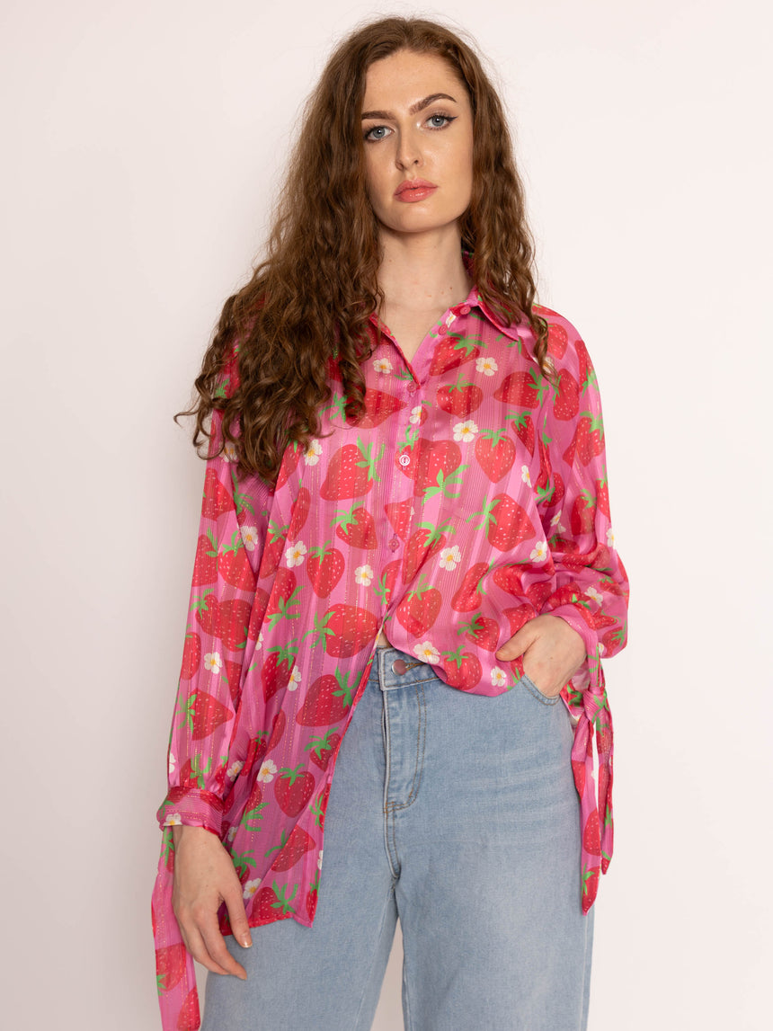 Stacey Shirt in Strawberry and Daisy Print